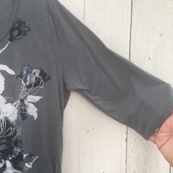 Faded Glory ls top. Floral front/patterned back 16 - Picture 6 of 6